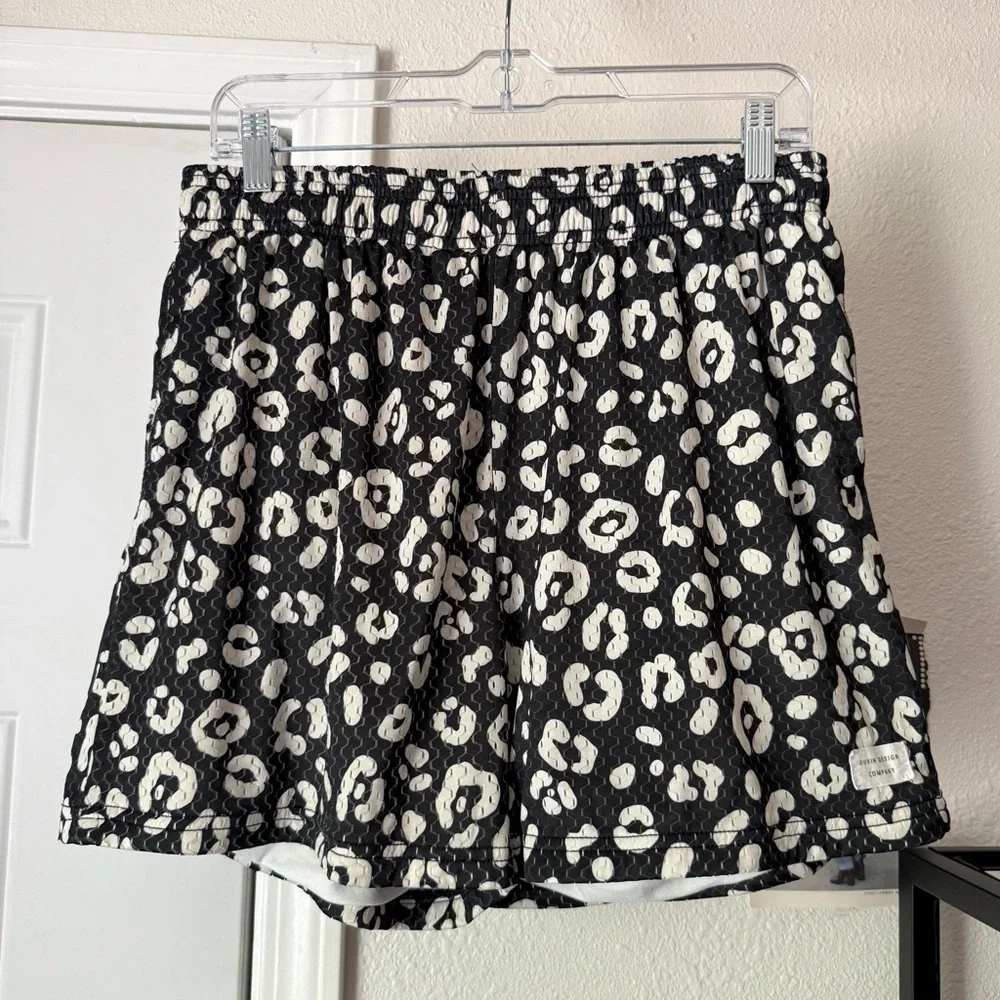 DUVIN black and white leopard cheetah‎ animal elastic waist mesh shorts